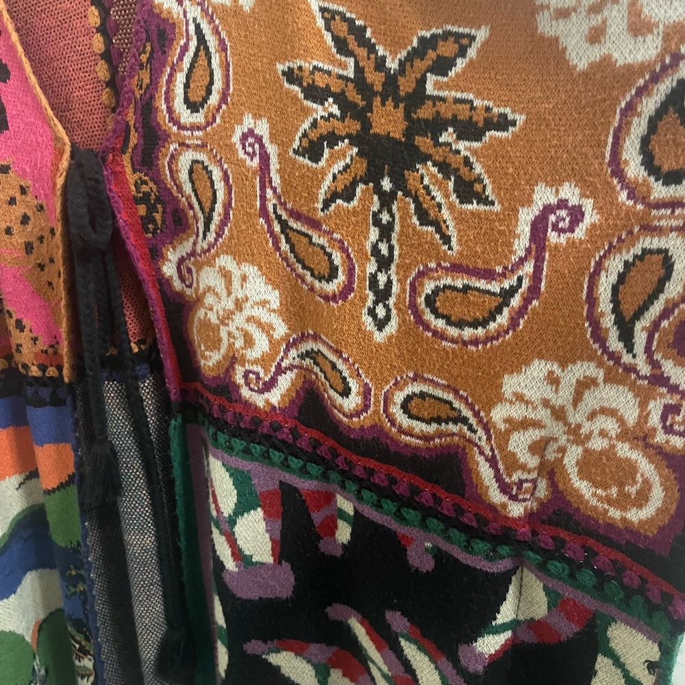 Farm Rio Sweater Cape - Picture 7 of 8